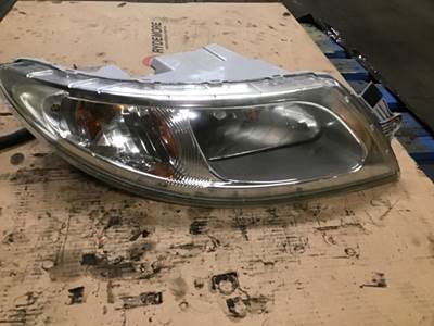 International 4200 / 4300 / 4400 Right Headlight Assembly for a International PB105