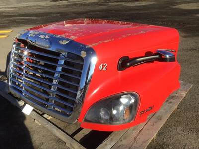 Freightliner Cascadia 125 Hood