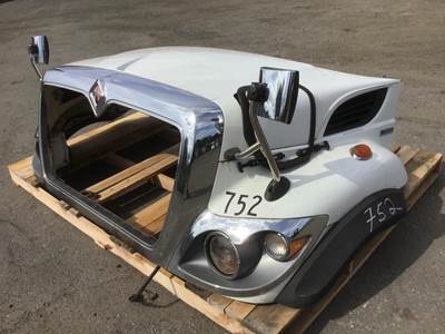 International 7400 Hood