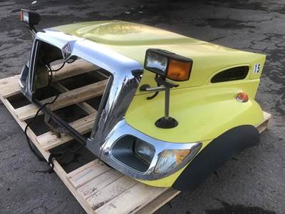 International 7400 Hood