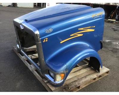International Hood for a International 9900I