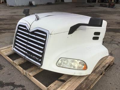 Mack Pinnacle CXU613 Hood for a Mack CXU613
