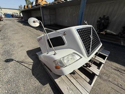 Volvo VMN Hood
