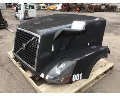 Used 2006 Volvo VNL Hood Assembly