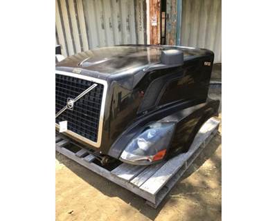 Used 2016 Volvo VNL Hood Assembly