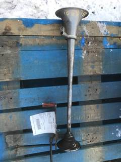 Pierce Left Horn for a Pierce FIRE TRUCK