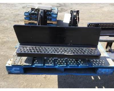 Used 1986 International 1954 Left Side Step