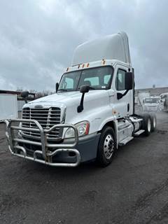 Freightliner Cascadia Truck