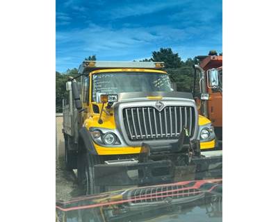 International 7400 Truck