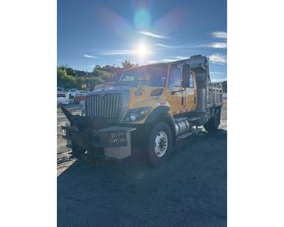 International 7400 Truck