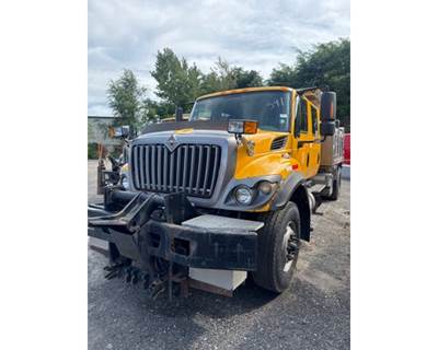 International 7400 Truck