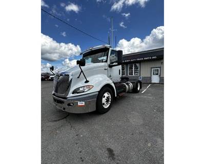 International RH613 Truck