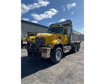 Mack Granite CV713 Truck