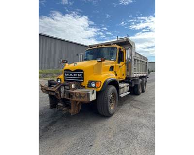 Mack Granite CV713 Truck