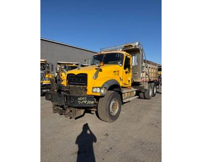 Mack Granite GU713 Truck