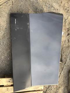 Freightliner Cascadia Right Fairing