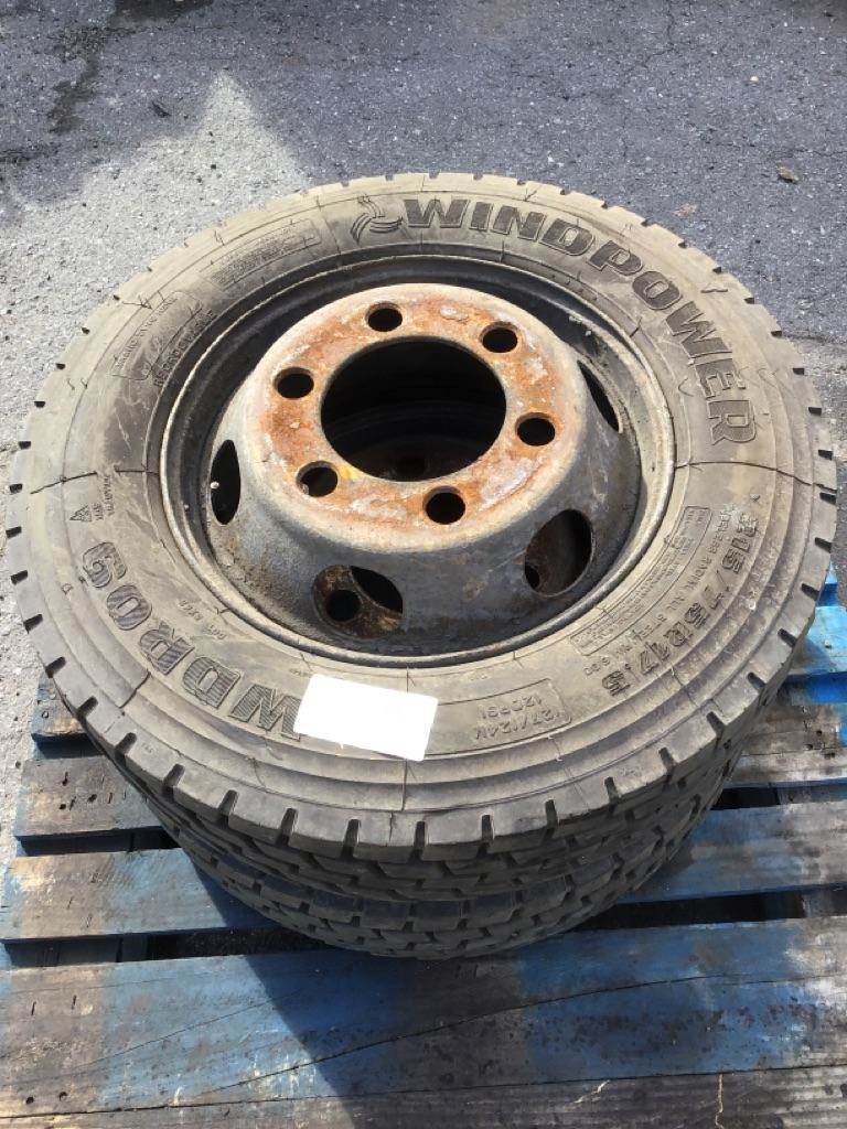 Tire For Sale Fitchburg, MA 1042575