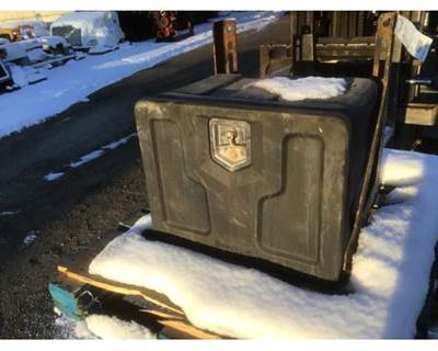 Mack LE613 Right Tool Box