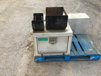 Good used take off 2008 International 7500 Aluminum tool box. 
