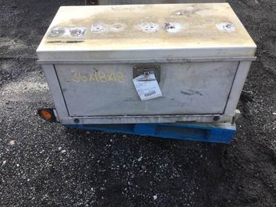 Good used take off 2003 Sterling L9500 aluminum tool box. 