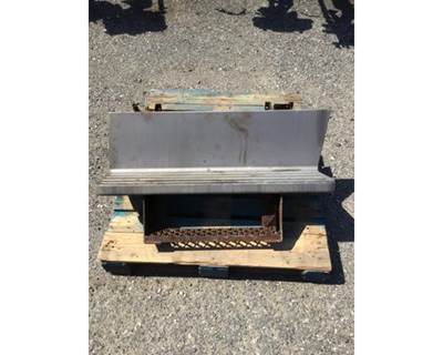 Ford F-800 Right Truck Skirt for a Ford F800