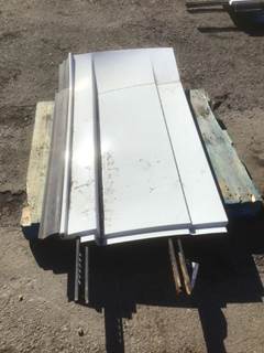 Freightliner Cascadia Right Truck Skirt for a Freightliner CASCADIA 113BBC