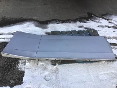 Freightliner Cascadia Right Truck Skirt