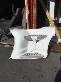 Kenworth T680 Left Truck Skirt