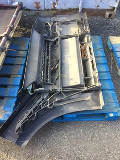 Volvo VNL Right Truck Skirt