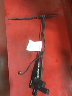 Mack MR Right Windshield Wiper Arm for a Mack MR688S