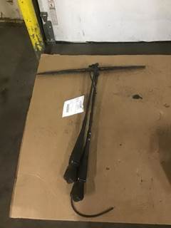 Mack MR Right Windshield Wiper Arm for a Mack MR688S