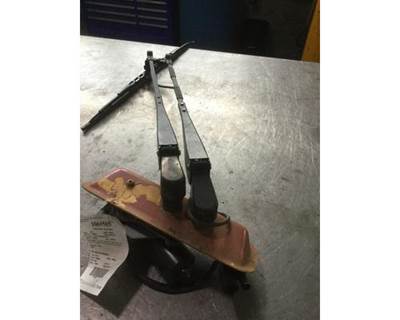 Mack LEU613 Right Windshield Wiper Motor
