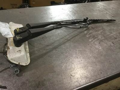 Mack MR Right Windshield Wiper Motor