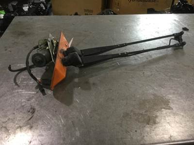 Mack MR Right Windshield Wiper Motor