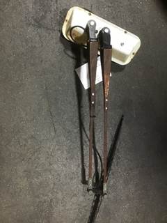 Mack MR Left Windshield Wiper Motor