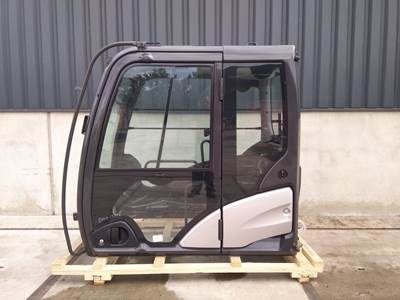 Hitachi ZX210LC-5A Cab