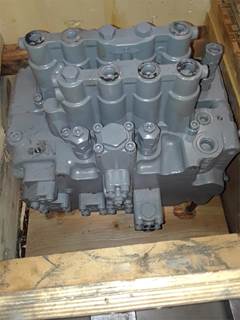 John Deere 270 LC Valve