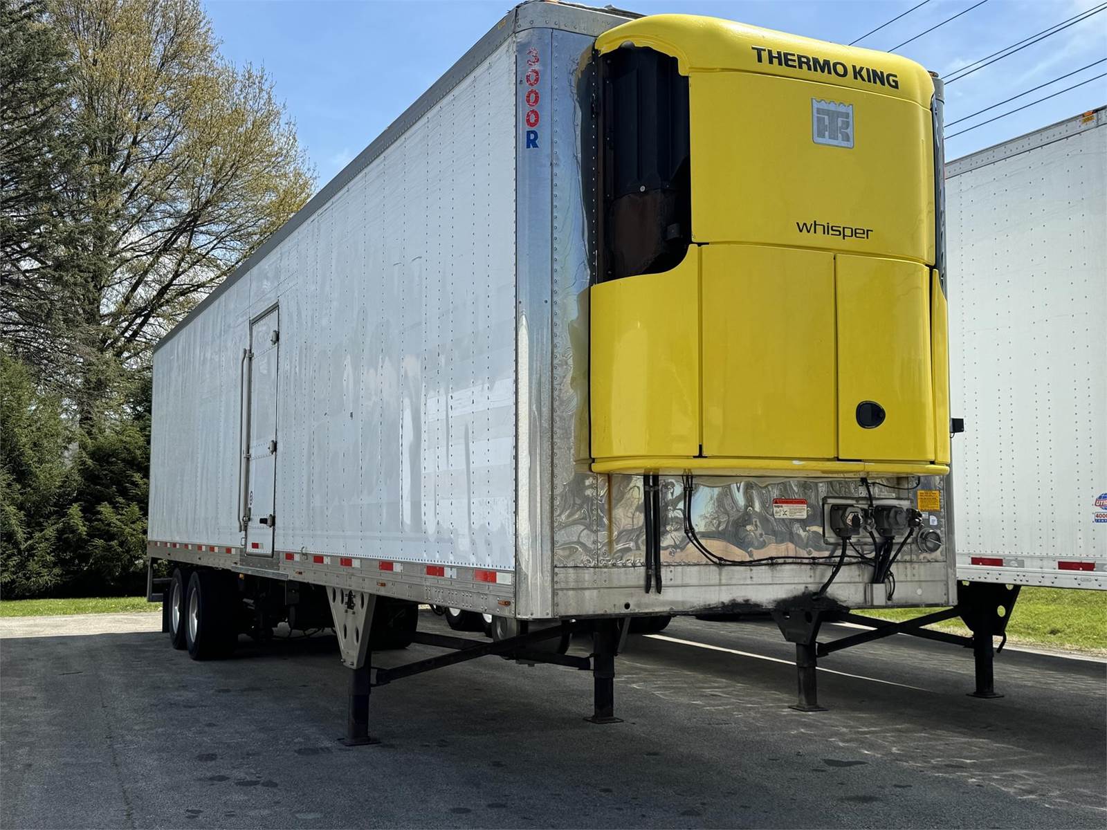 2015 UTILITY 3000R 42 ft Reefer Trailer Sliding Axle, Roll up Door