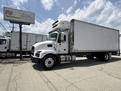 Mack MD6 24 ft Refrigerated Truck - 280HP, Automatic, Thermo King