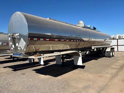 Brenner 7000 GALLON Chemical / Acid Tank Trailer