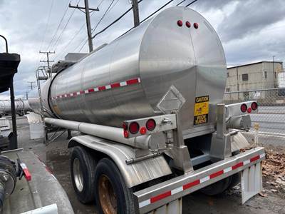 Polar 6500 GALLON - STAINLESS - CENTER DISCHARGE Chemical / Acid Tank Trailer