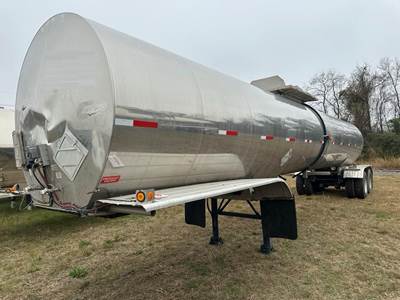 Polar 7000 Gallon Chemical / Acid Tank Trailer