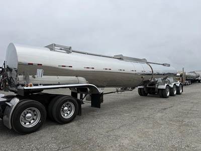 Polar TRI AXLE STAINLESS Chemical / Acid Tank Trailer