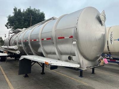 West-Mark 8000 GALLON - CONICAL - STAINLESS Chemical / Acid Tank Trailer