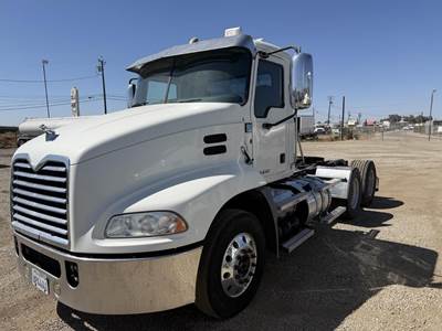 Mack Pinnacle CXU613 Day Cab Truck - MP8 445HP, 12 Speed M Drive Amt