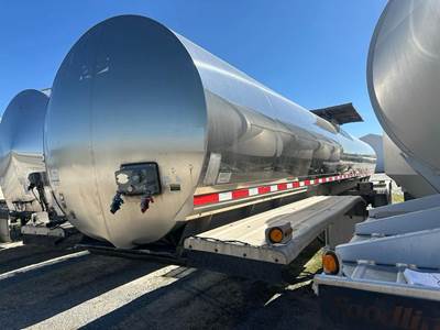 Walker 5000 GALLON - FOOD GRADE - AIR RIDE Food Grade Tanker Trailer