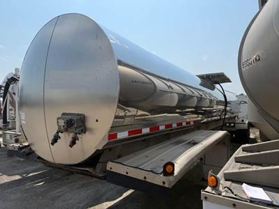 Walker 5000 GALLON - FOOD GRADE - AIR RIDE Food Grade Tanker Trailer