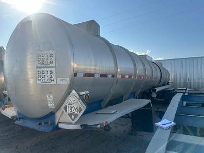 Beall 7500 GALLON - STAINLESS - CENTER DISCHARGE Non Code Tank Trailer