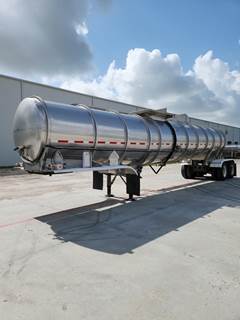 Fruehauf 8000 GALLON - XRING STAINLESS Non Code Tank Trailer