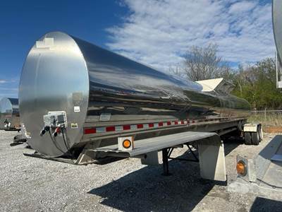 Walker 5000 GALLON - STAINLESS - REAR DISCHARGE Non Code Tank Trailer